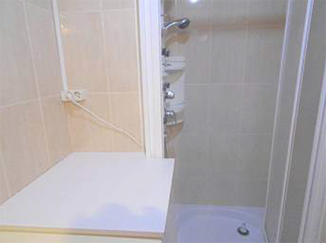 studio-til-salg-fuengirola shower room